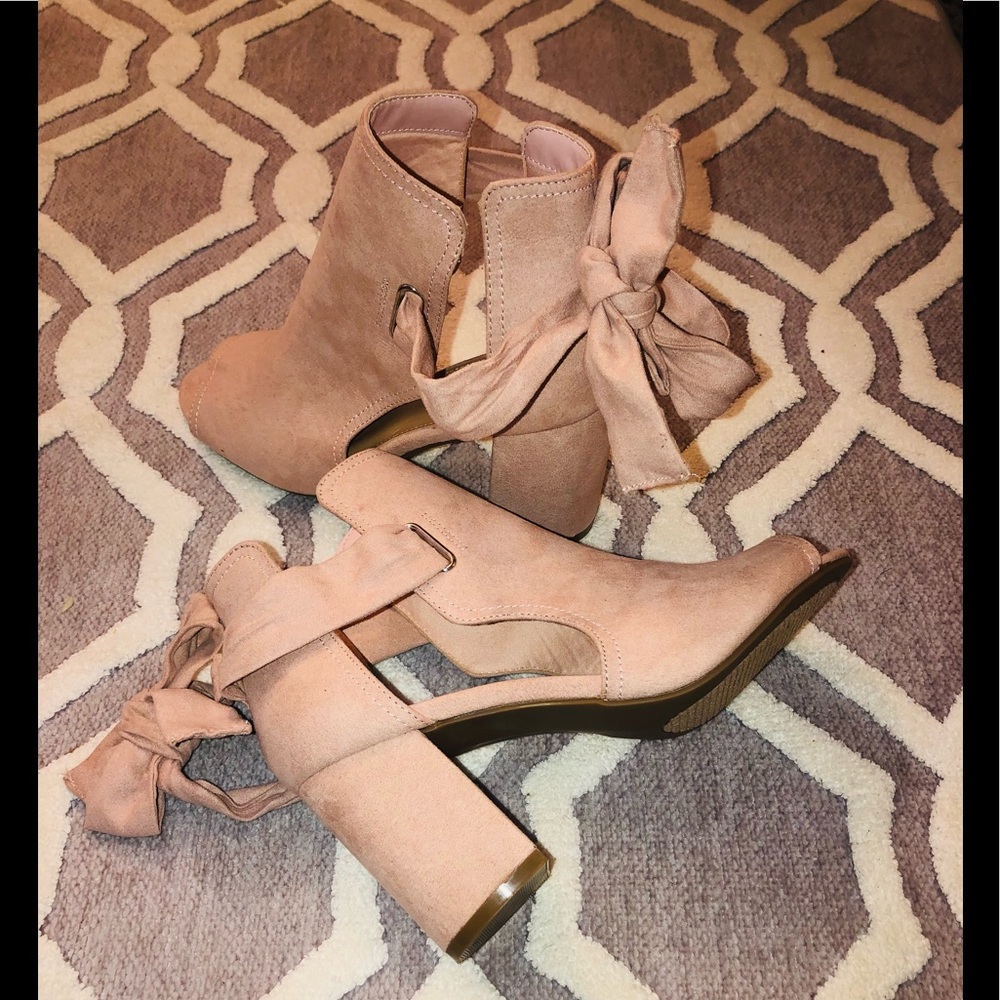 Nice boots 👢 never worn